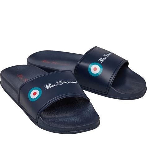 boys sliders size 3.